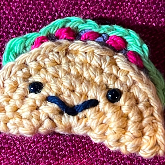 Happy Taco Keychain - Picture 2 of 4